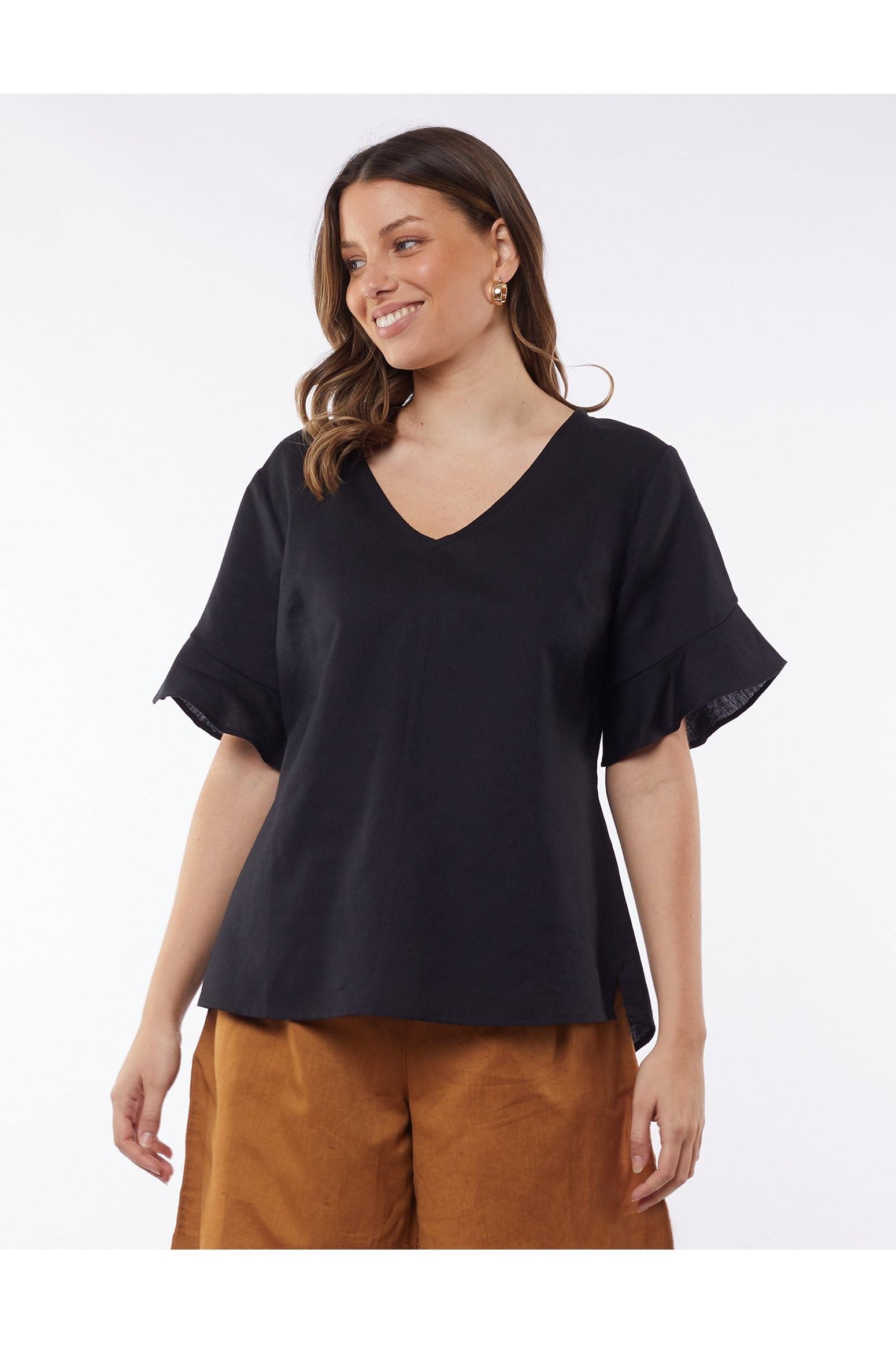 FLUTTER SLEEVE TEE - BLACK