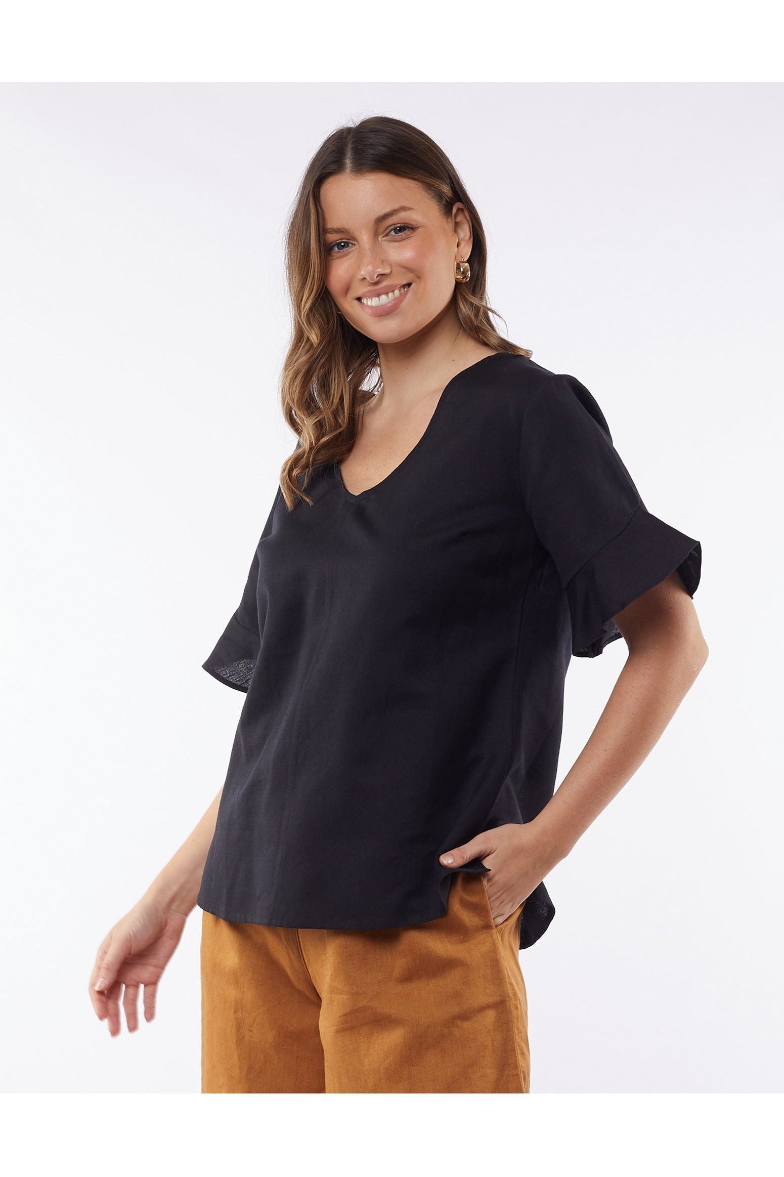 FLUTTER SLEEVE TEE - BLACK